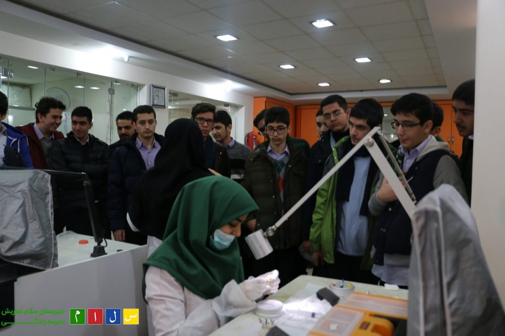 dandanpezeshki-dabirestan-salam-tajrish16-1030x686